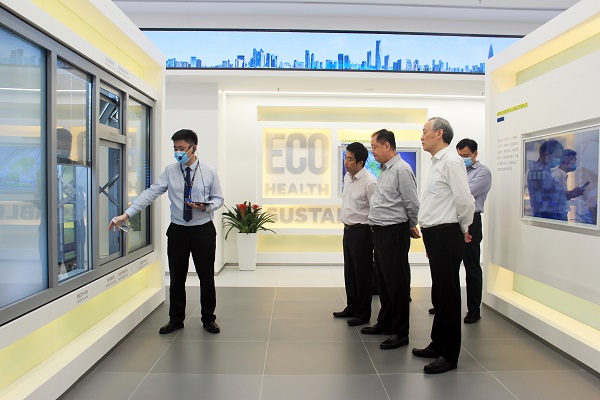 農(nóng)業(yè)部原黨組副書(shū)記、常務(wù)副部長(zhǎng)余欣榮蒞臨方大集團(tuán)調(diào)研